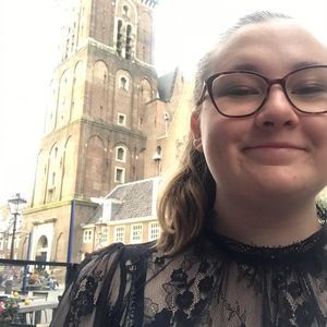 Meet your Posher, Laura